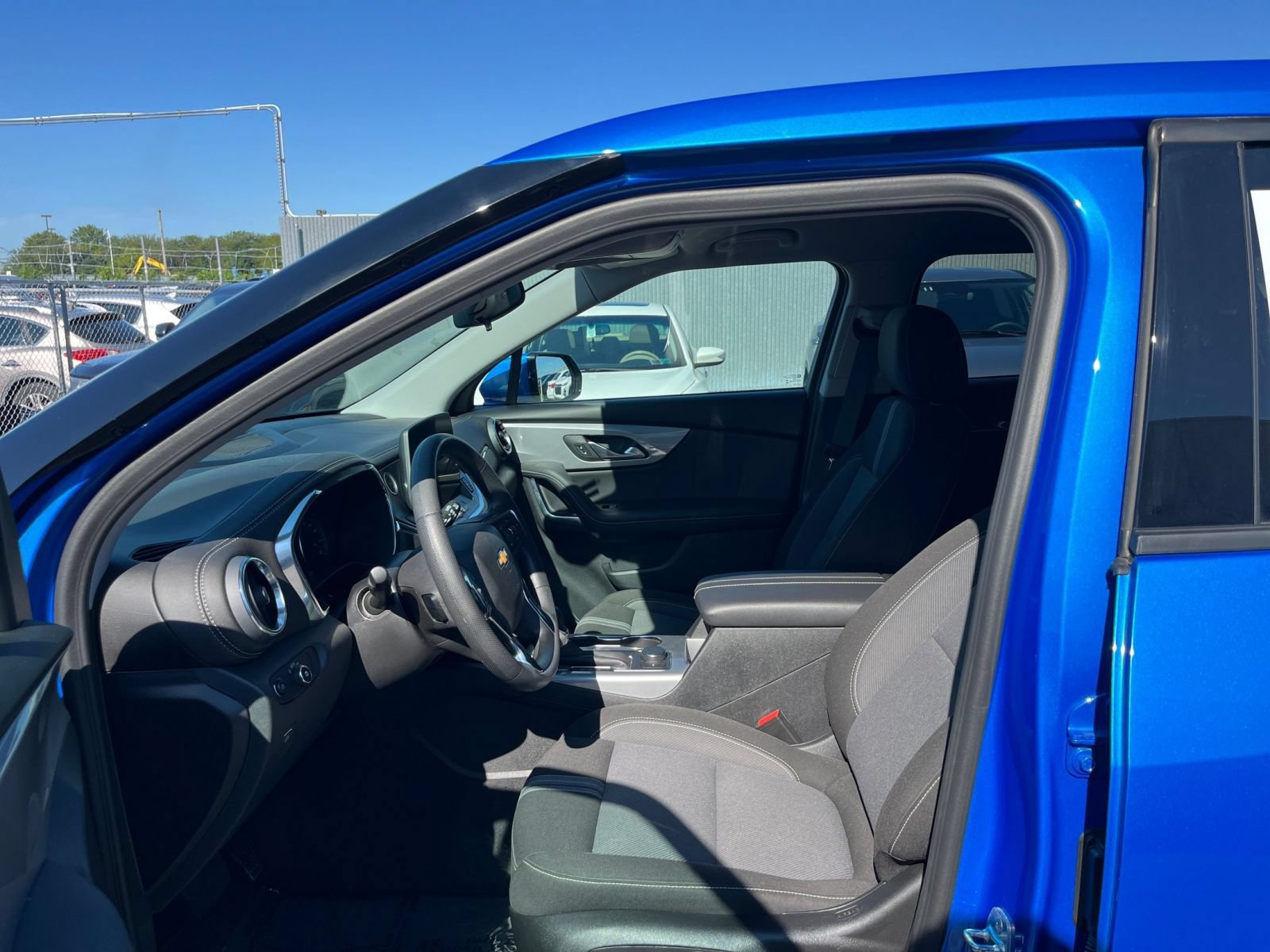 Used 2025 Chevrolet Blazer LT FWD image 27