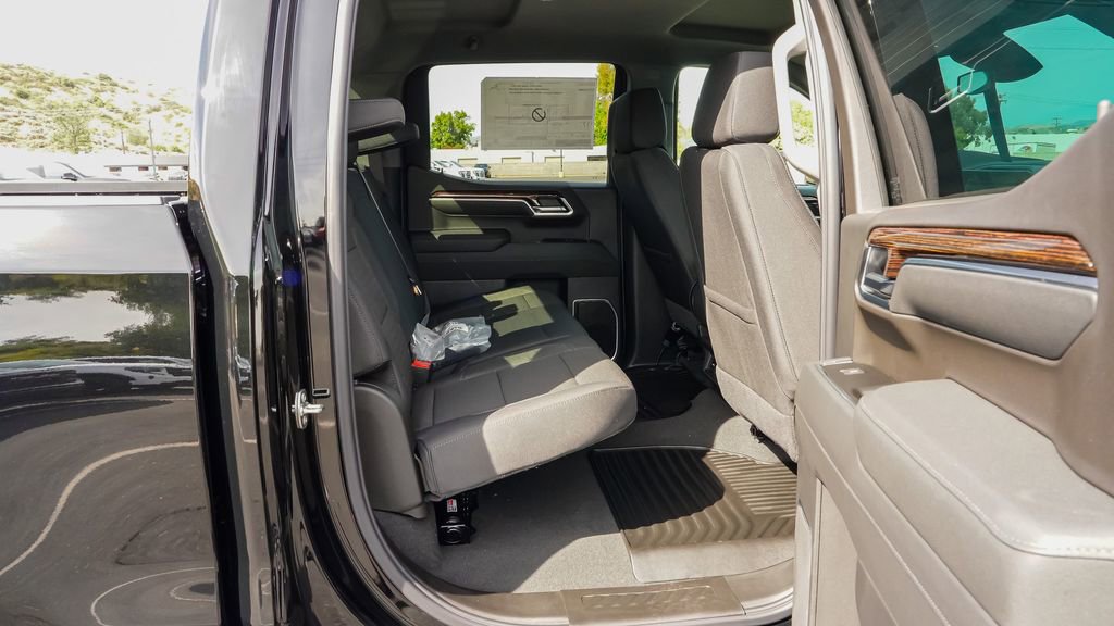 New 2026 GMC Sierra 1500 SLE w/ Max Trailering Package AWD/4WD image 11