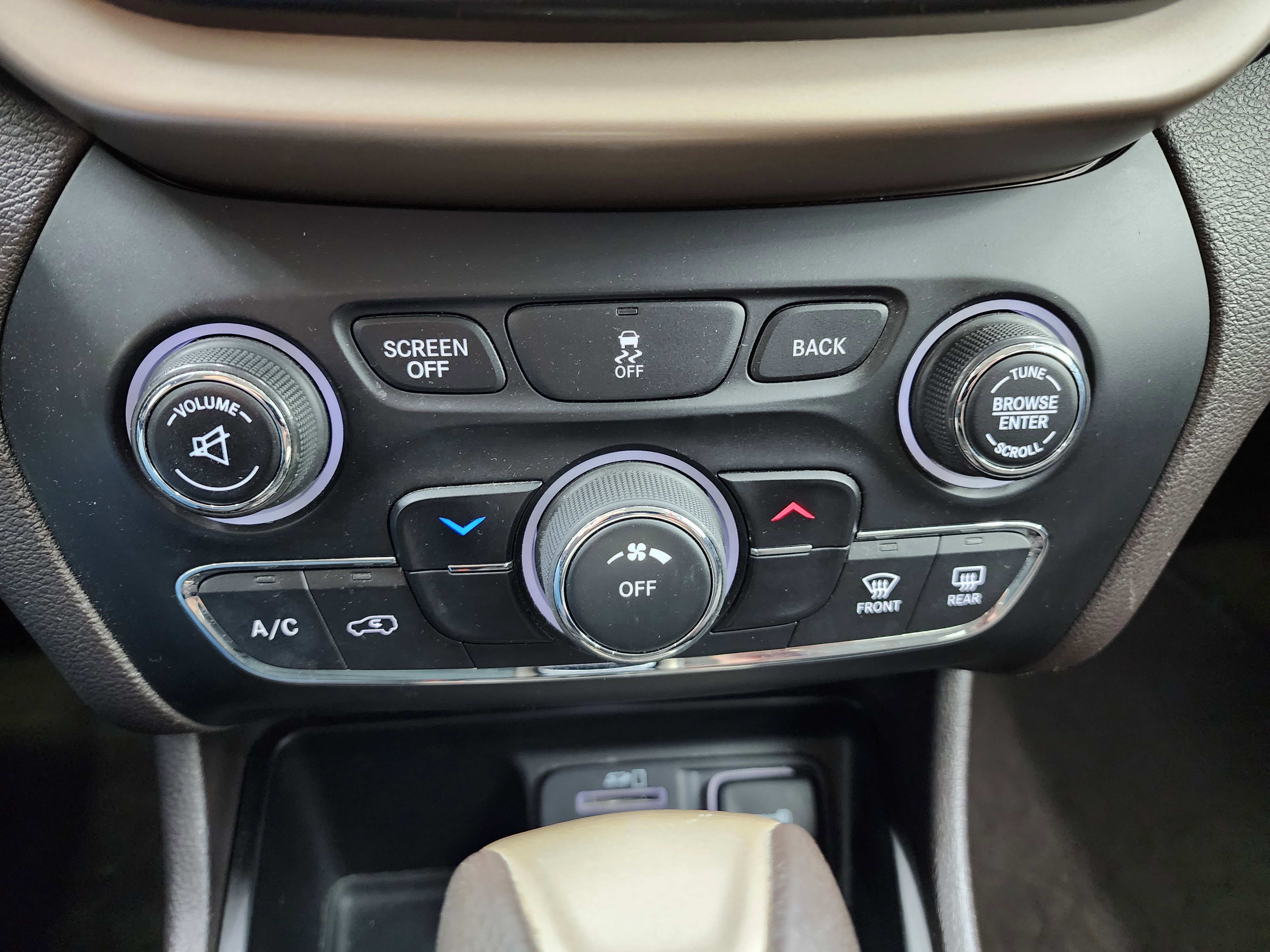 Used 2014 Jeep Cherokee Latitude FWD image 14
