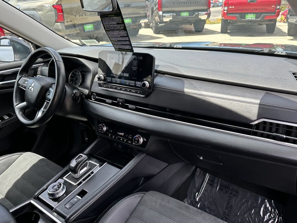 Used 2024 Mitsubishi Outlander SE AWD/4WD image 15