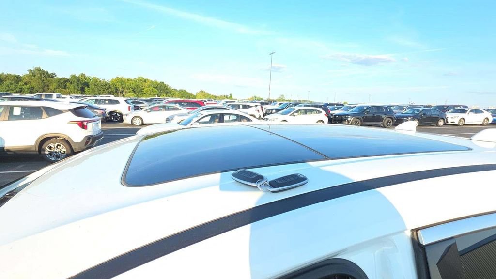 Used 2025 Nissan Murano Platinum w/ Cargo Package AWD/4WD image 1