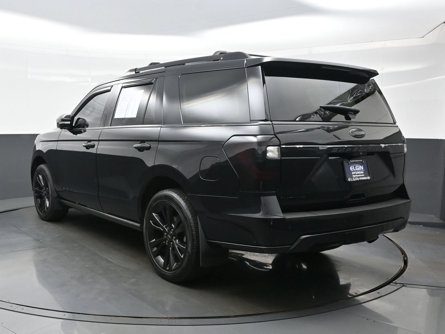 Used 2021 Ford Expedition Platinum AWD/4WD image 4