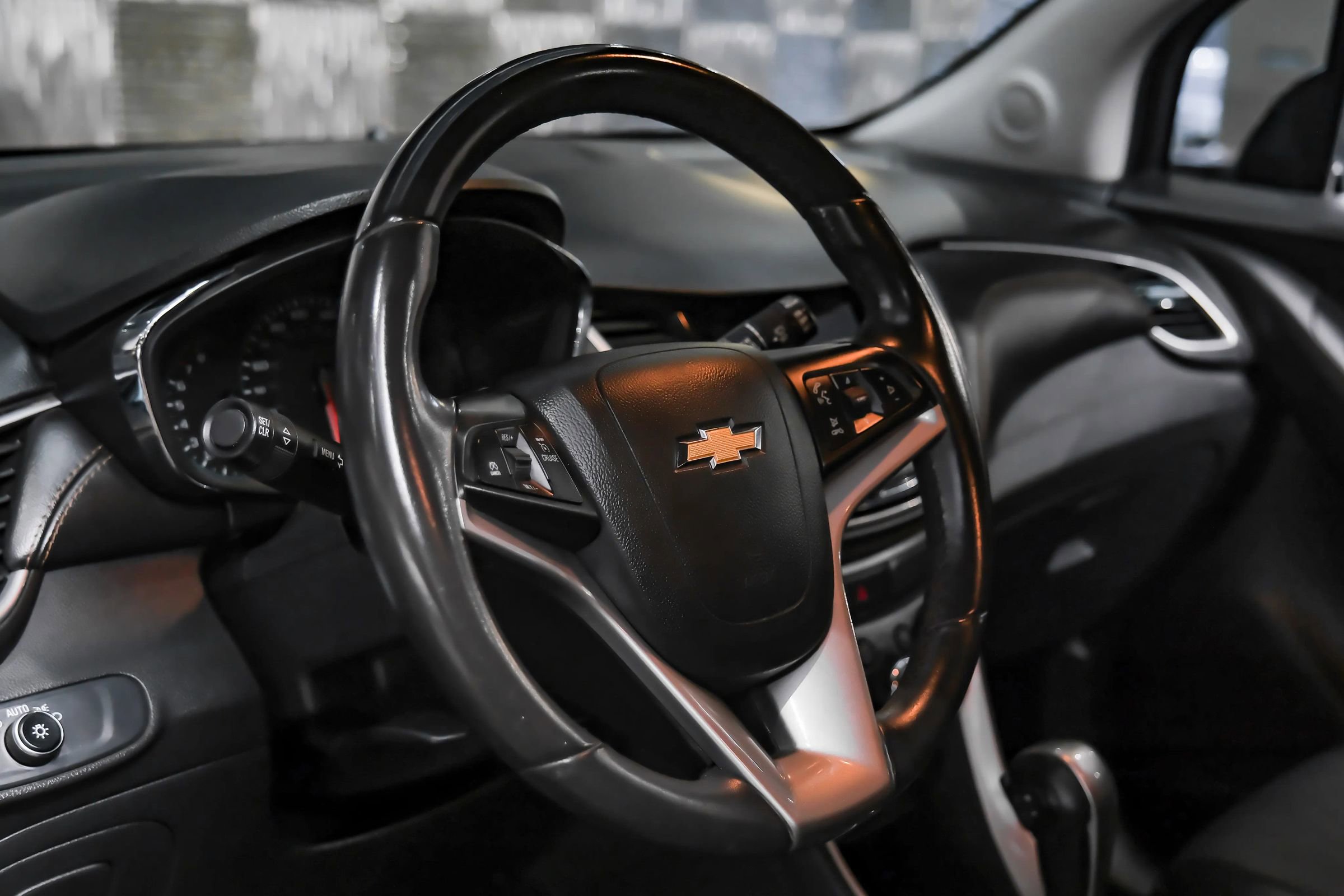 Used 2022 Chevrolet Trax LT w/ LT Convenience Package image 13