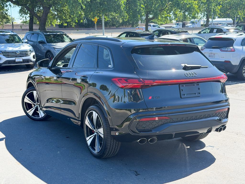 New 2025 Audi SQ5 Prestige image 9
