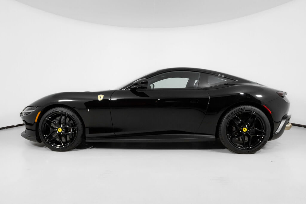 Used 2024 Ferrari Roma image 3