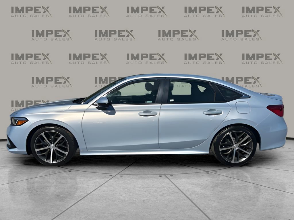 Used 2023 Honda Civic Touring image 2