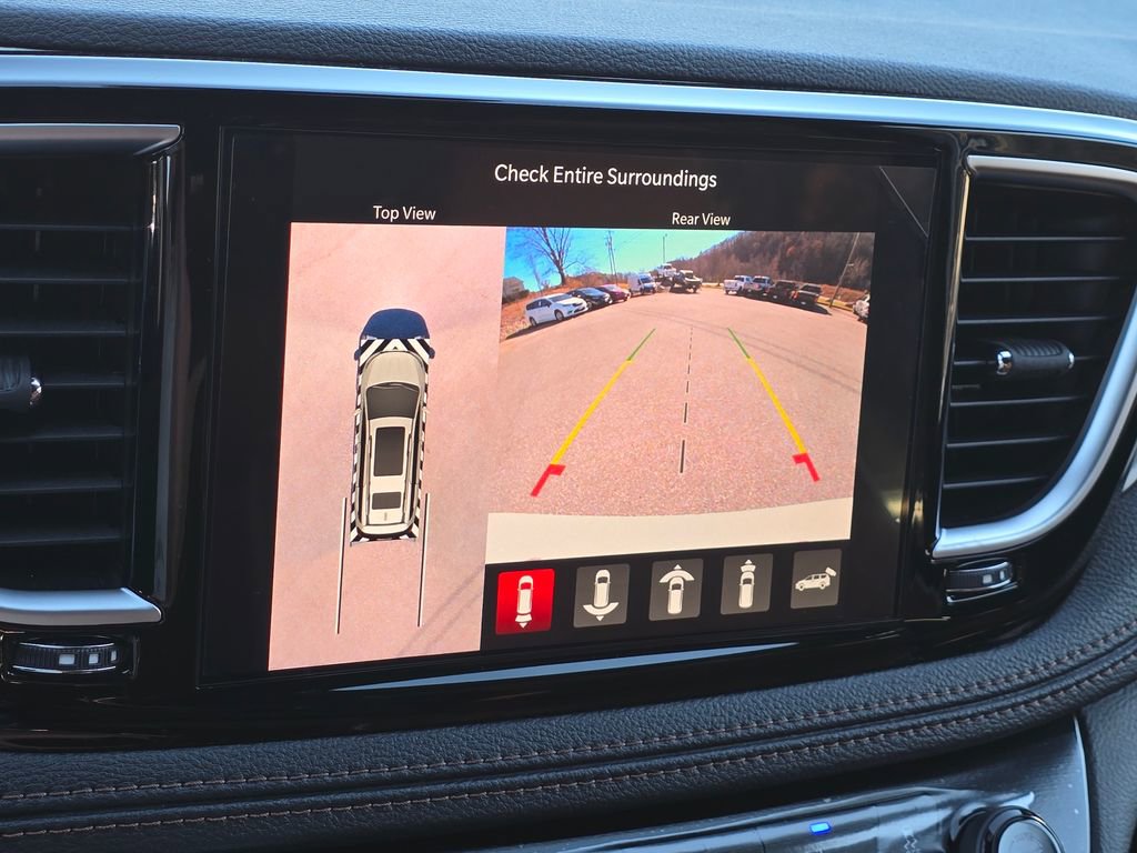 New 2026 Chrysler Pacifica Pinnacle image 9