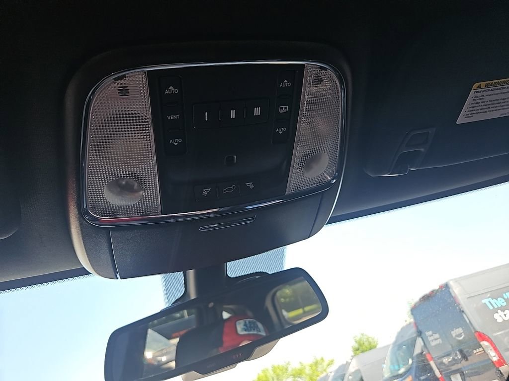 Used 2014 Jeep Grand Cherokee Overland w/ Advanced Technology Group image 20