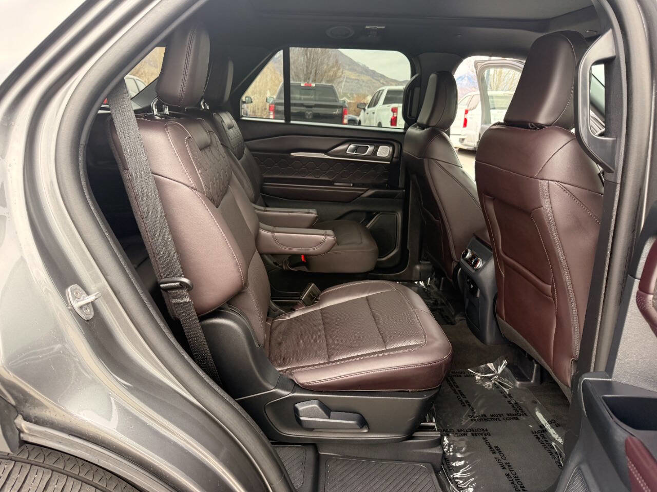 Used 2025 Ford Explorer Platinum w/ LUX Leather Package image 25