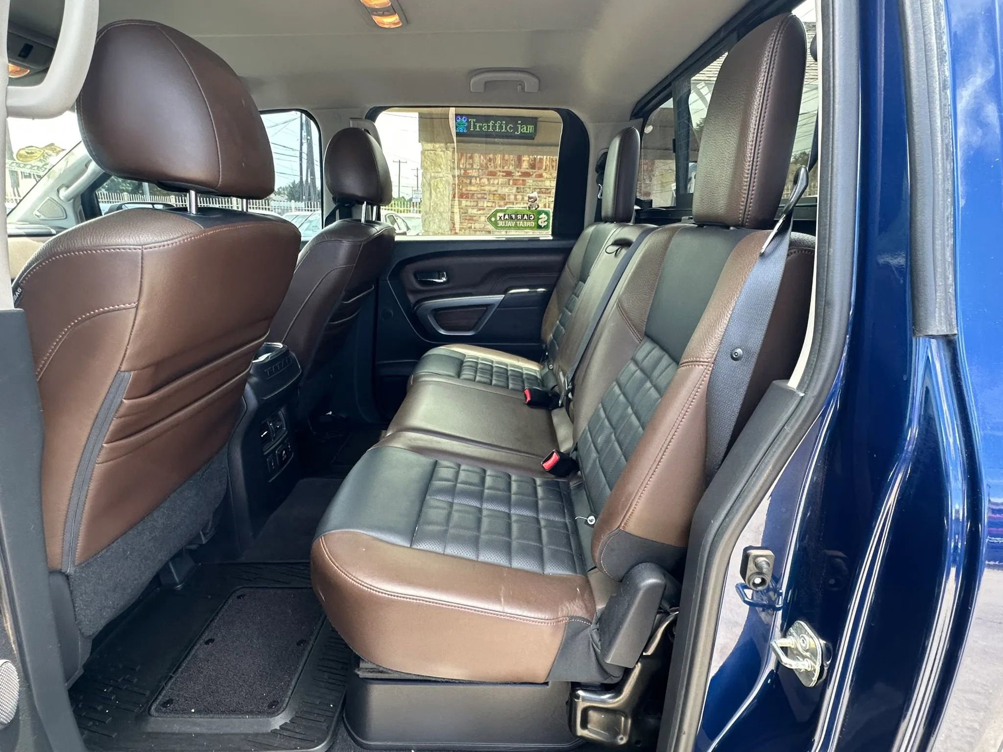 Used 2017 Nissan Titan Platinum Reserve AWD/4WD image 7