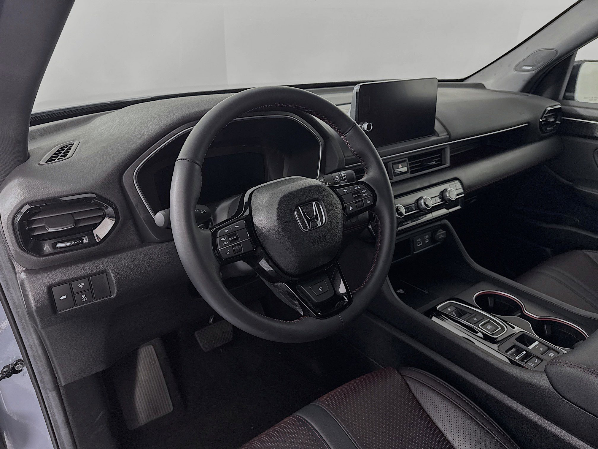 Certified 2025 Honda Pilot Black Edition image 9