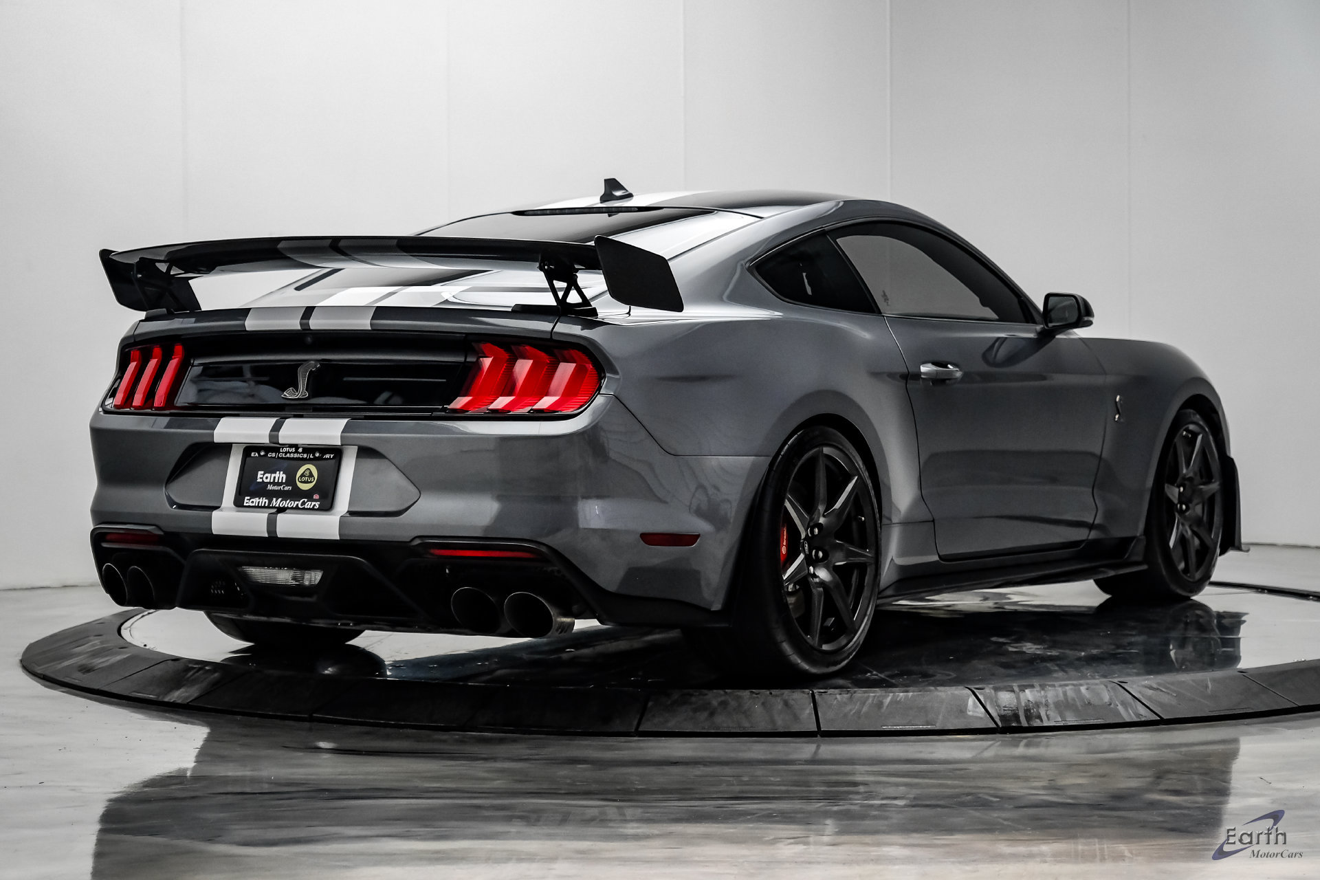 Used 2021 Ford Mustang Shelby GT500 w/ Carbon Fiber Track Pack RWD image 20