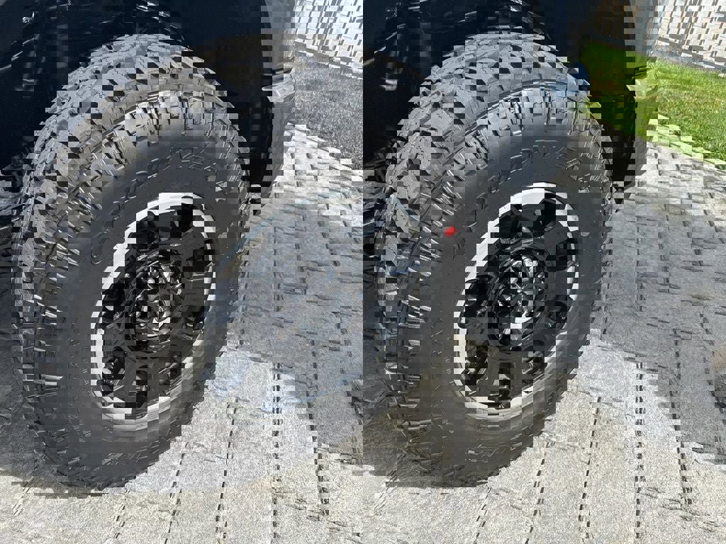 New 2026 Ford F250 Platinum w/ Tremor Off-Road Package image 4