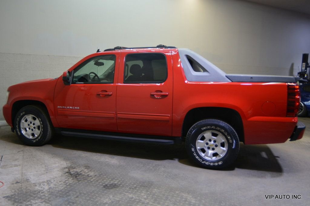 Used 2011 Chevrolet Avalanche LS RWD image 31