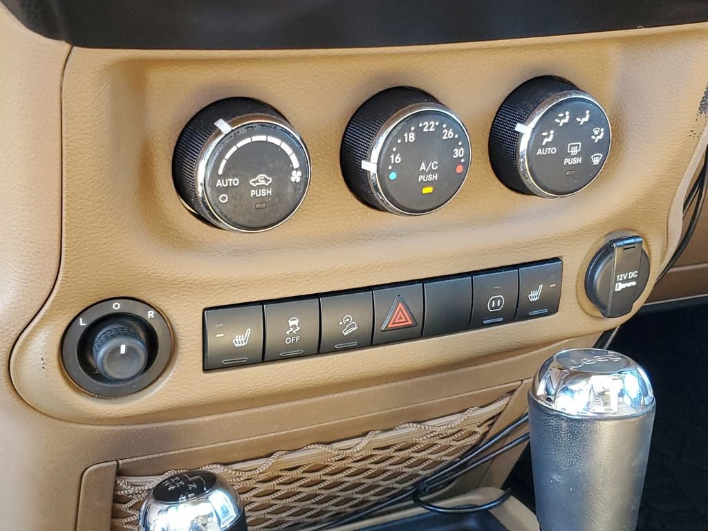 Used 2011 Jeep Wrangler Unlimited Sahara w/ Dual Top Group AWD/4WD image 15