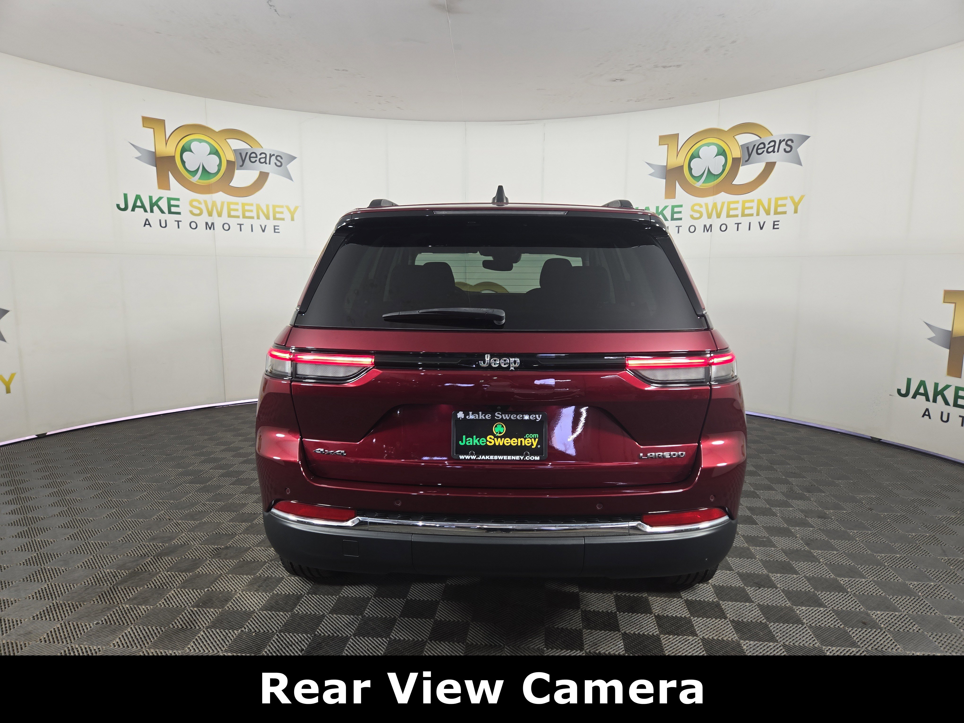Used 2023 Jeep Grand Cherokee Laredo AWD/4WD image 9