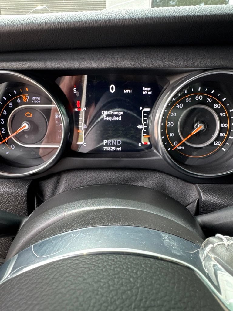 Used 2021 Jeep Wrangler Unlimited Sahara AWD/4WD image 9