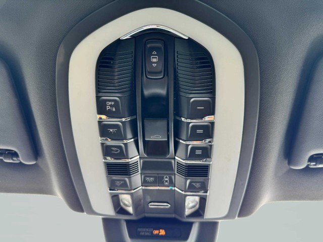 Used 2019 Porsche Macan image 33