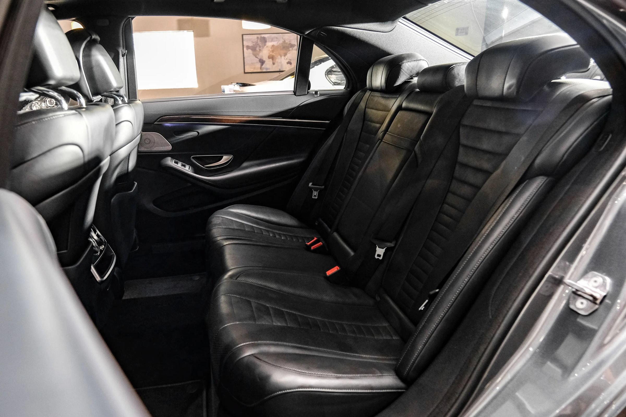 Used 2018 Mercedes-Benz S 560 4MATIC Sedan image 33