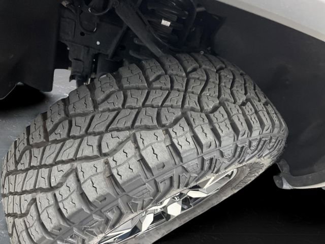 Used 2024 GMC Canyon AT4X image 40