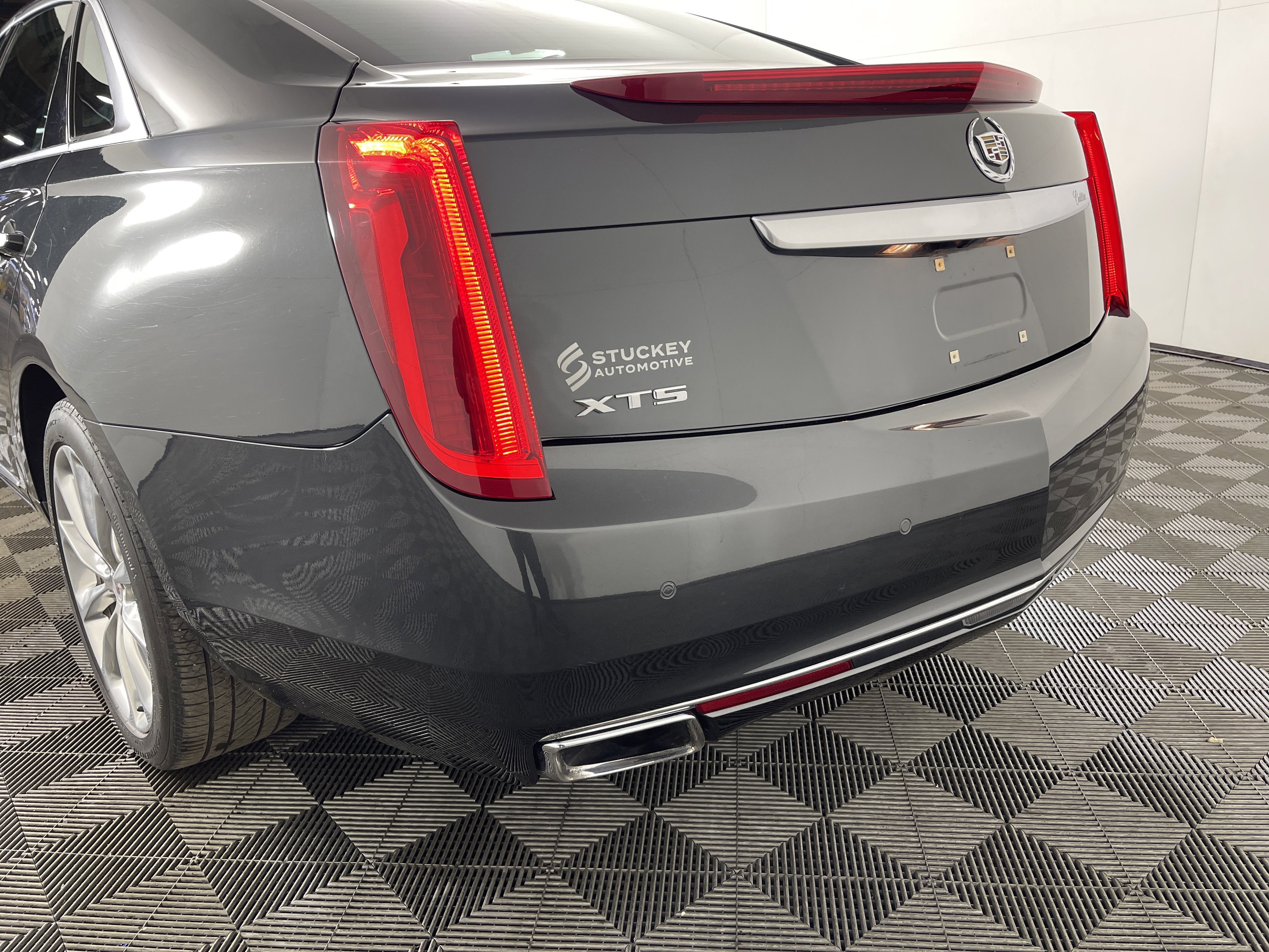 Used 2014 Cadillac XTS Luxury w/ Driver Awareness Package image 7