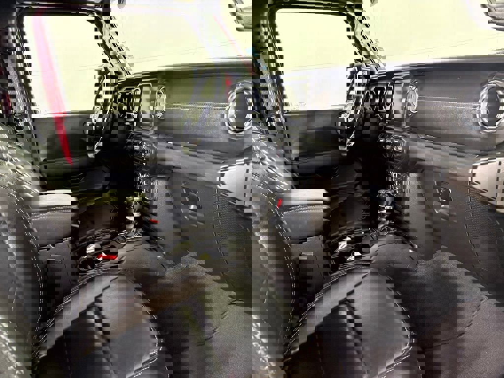 Used 2022 Jeep Wrangler Unlimited Sahara image 14