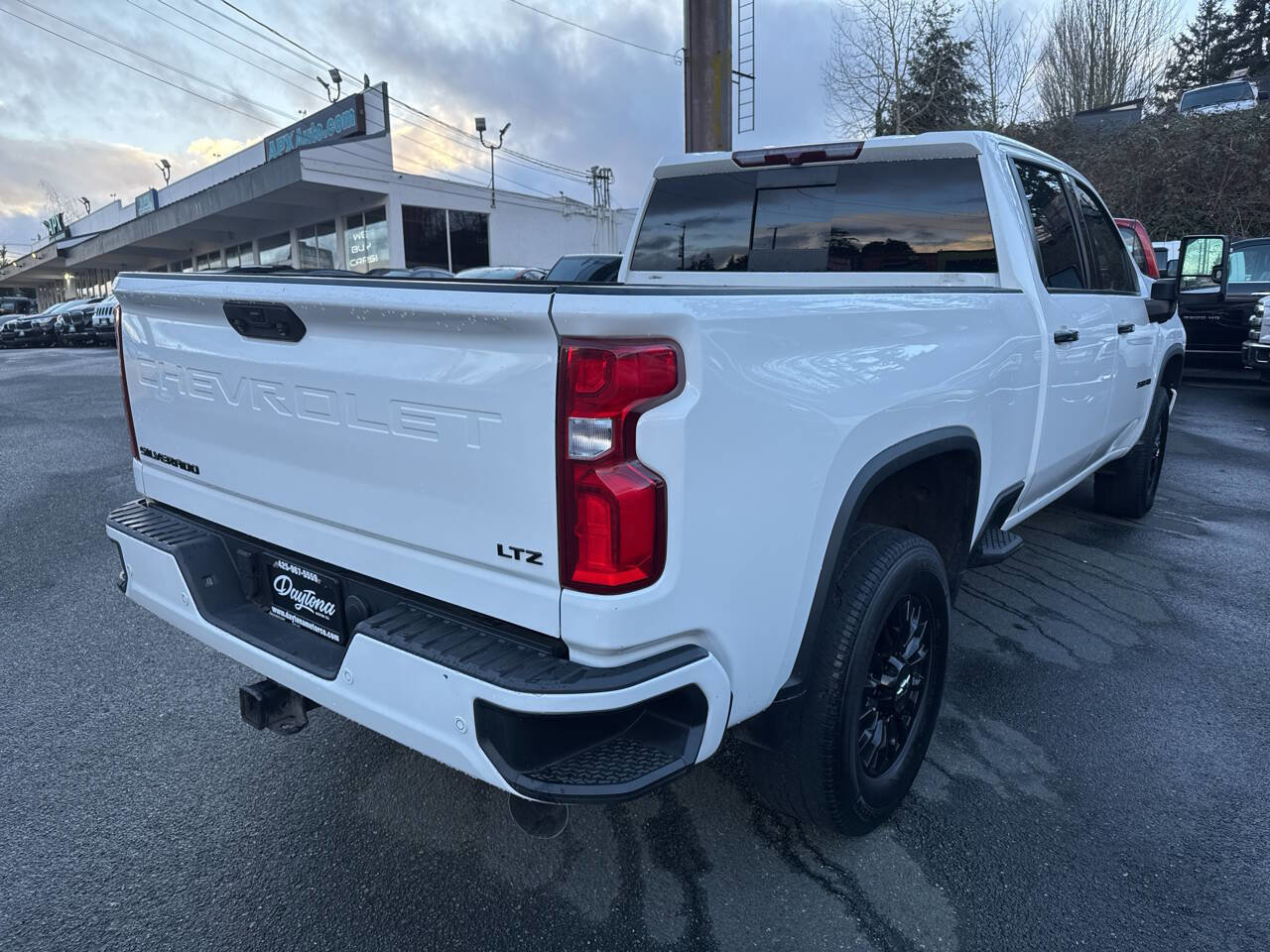 Used 2022 Chevrolet Silverado 3500 LTZ w/ LTZ Plus Package image 3