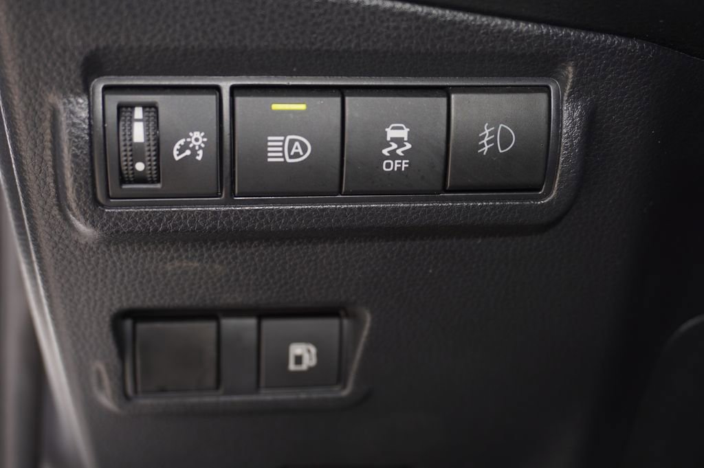 Used 2024 Toyota Corolla Cross SE w/ Moonroof Package image 12