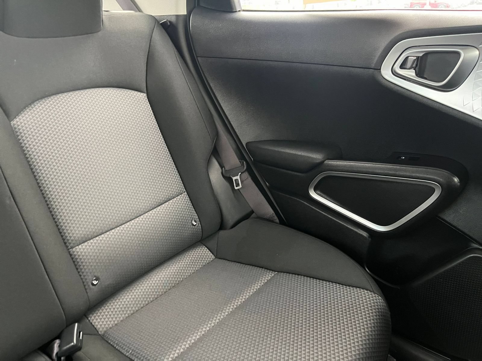 Used 2025 Kia Soul LX w/ LX Technology Package FWD image 37
