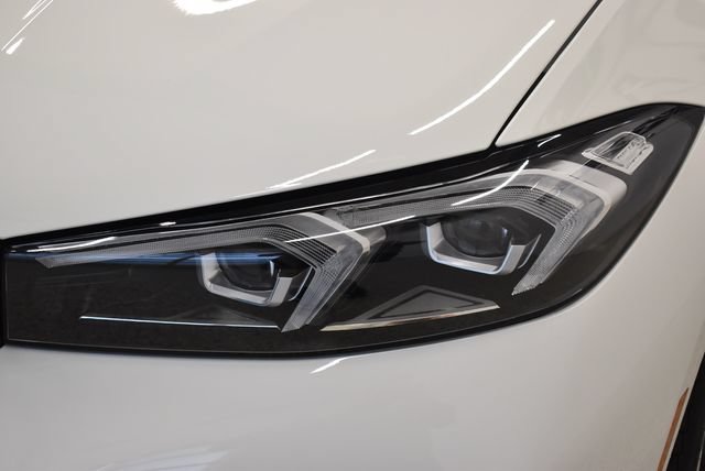 New 2026 BMW 330i xDrive Sedan w/ M Sport Package AWD/4WD image 15