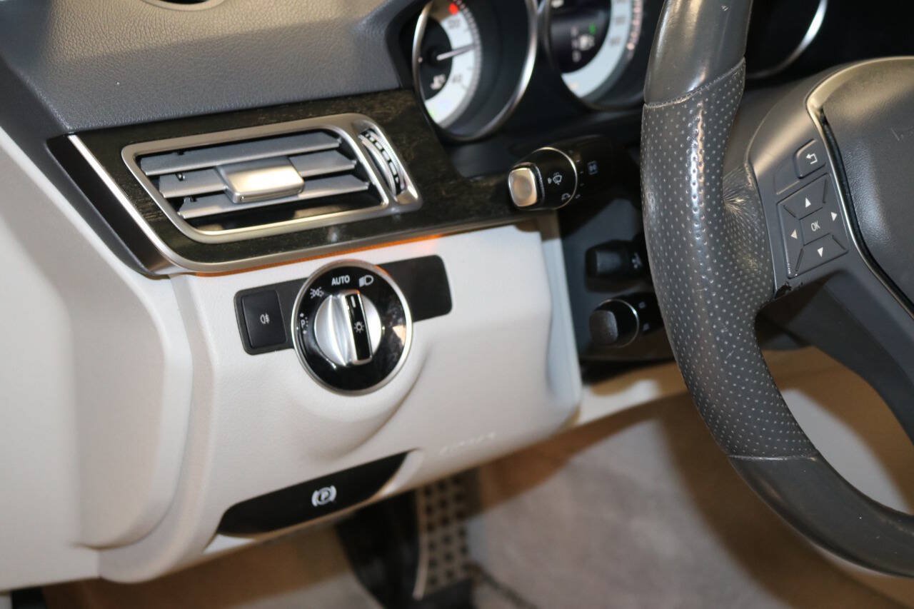 Used 2015 Mercedes-Benz E 350 Sedan image 49