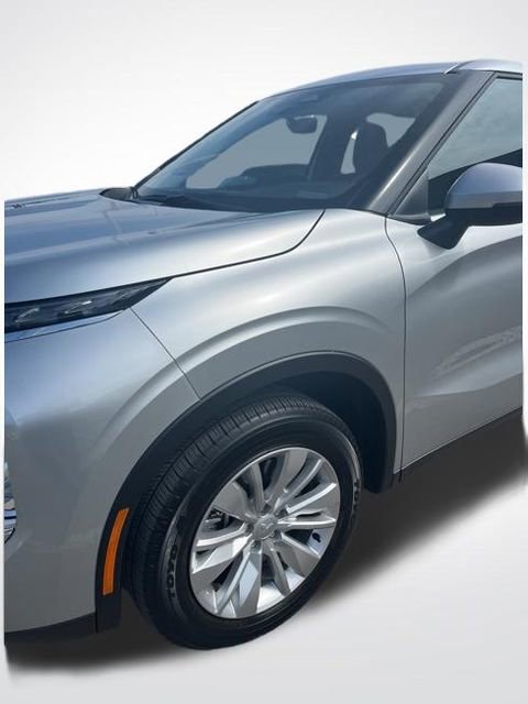 Used 2025 Mitsubishi Outlander ES image 12