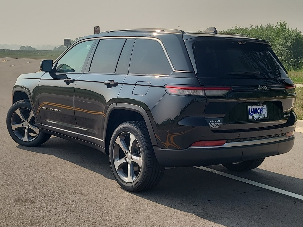 New 2026 Jeep Grand Cherokee Limited w/ Limited Altitude Package AWD/4WD image 2
