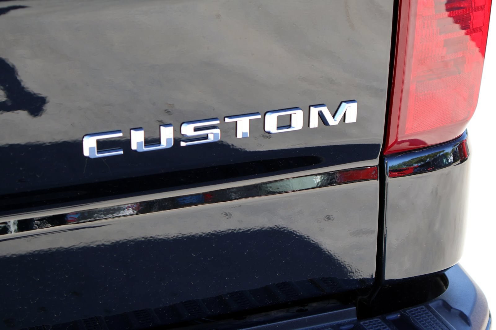 Used 2025 Chevrolet Silverado 1500 Custom Trail Boss AWD/4WD image 11