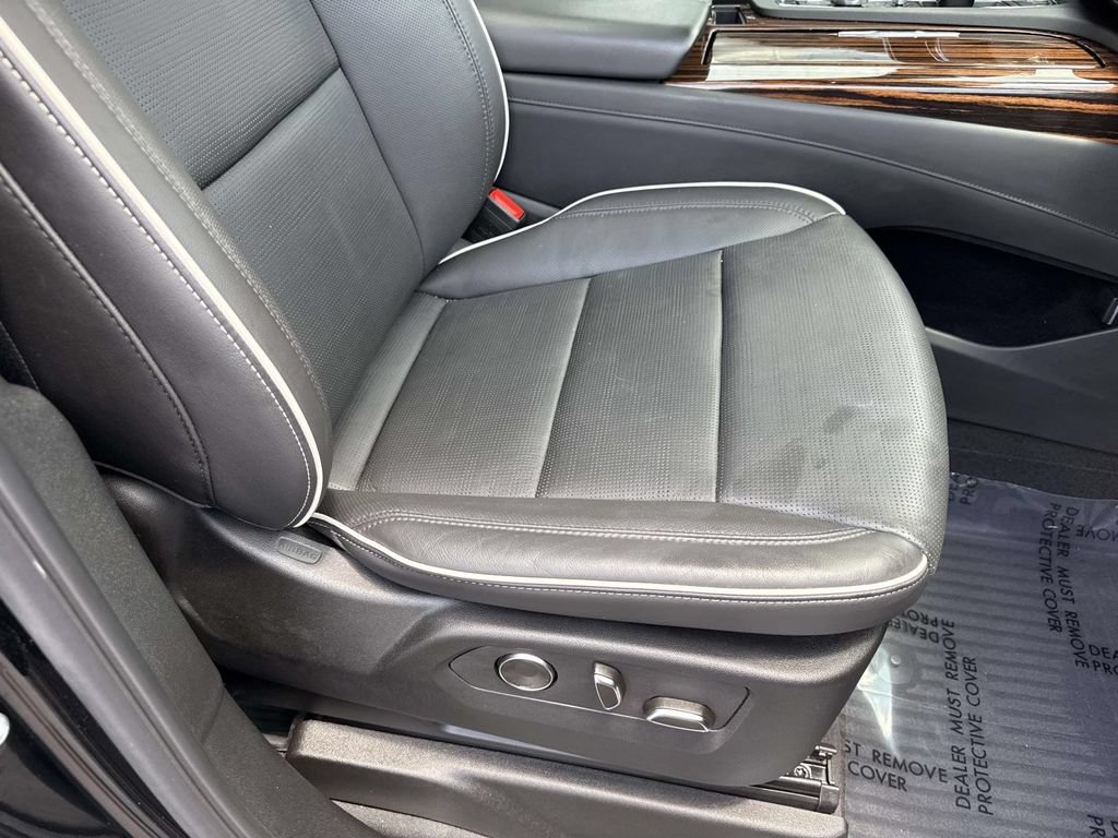 Used 2024 Cadillac Escalade ESV Premium Luxury AWD/4WD image 28