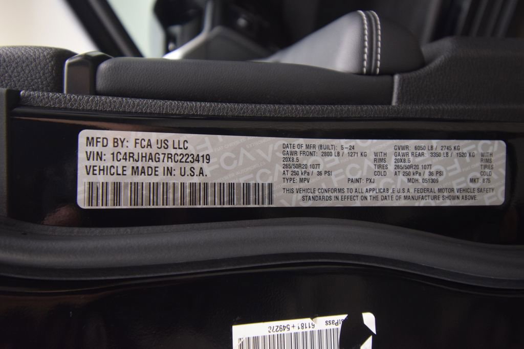 Used 2024 Jeep Grand Cherokee Altitude AWD/4WD image 24