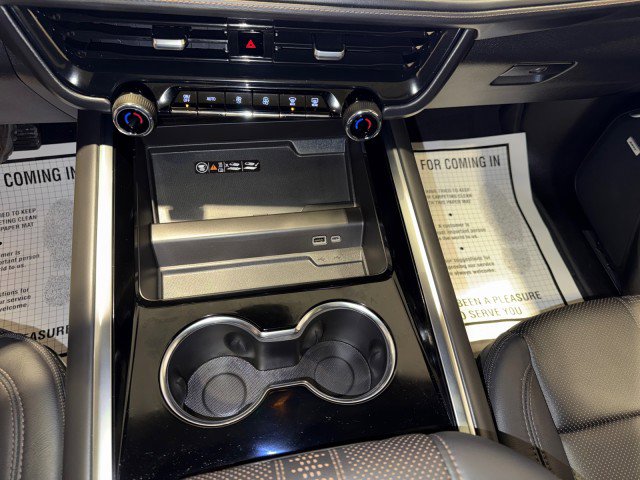 Used 2025 Chevrolet Tahoe High Country image 21