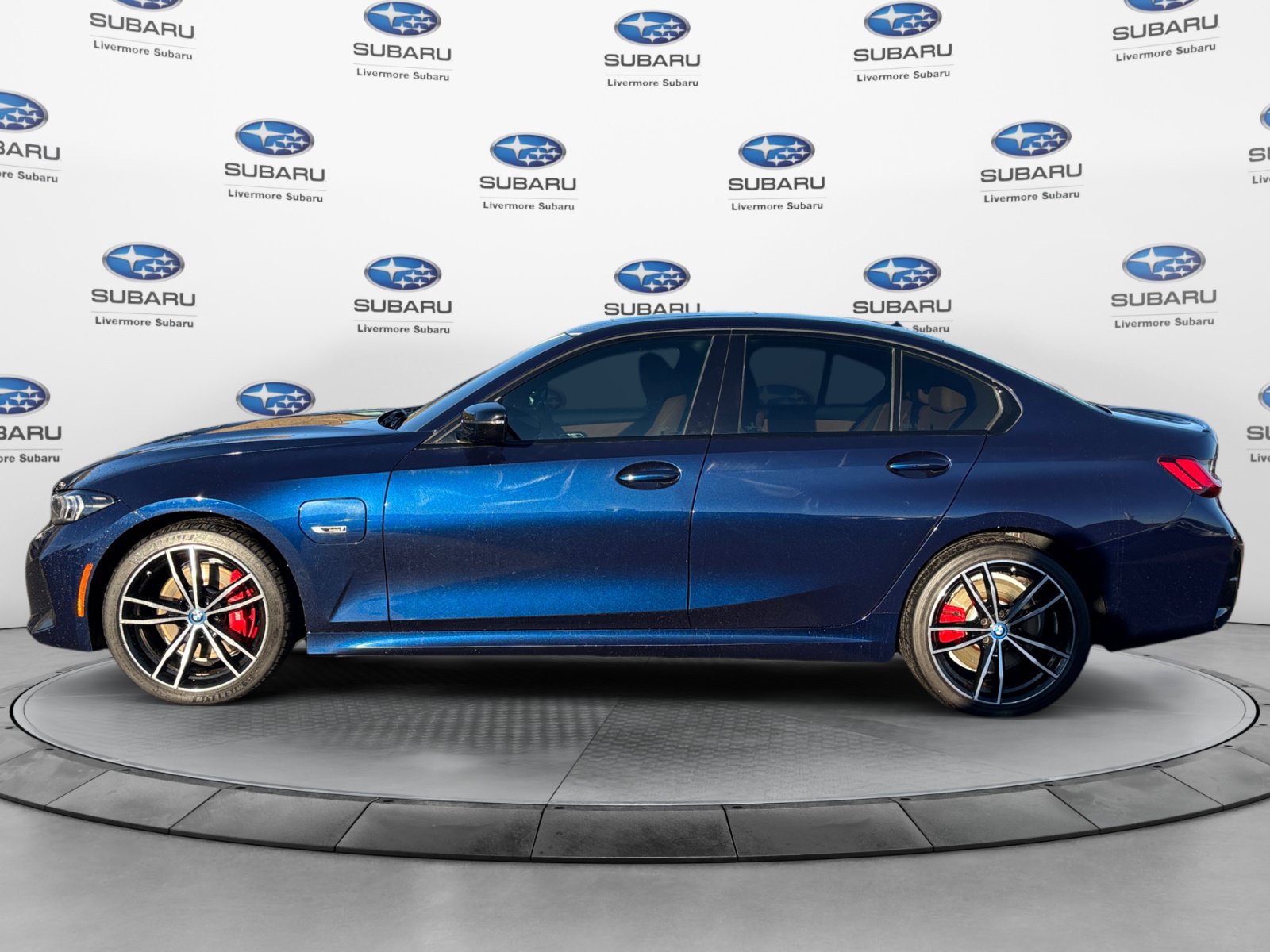 Used 2023 BMW 330e w/ M Sport Package RWD image 3