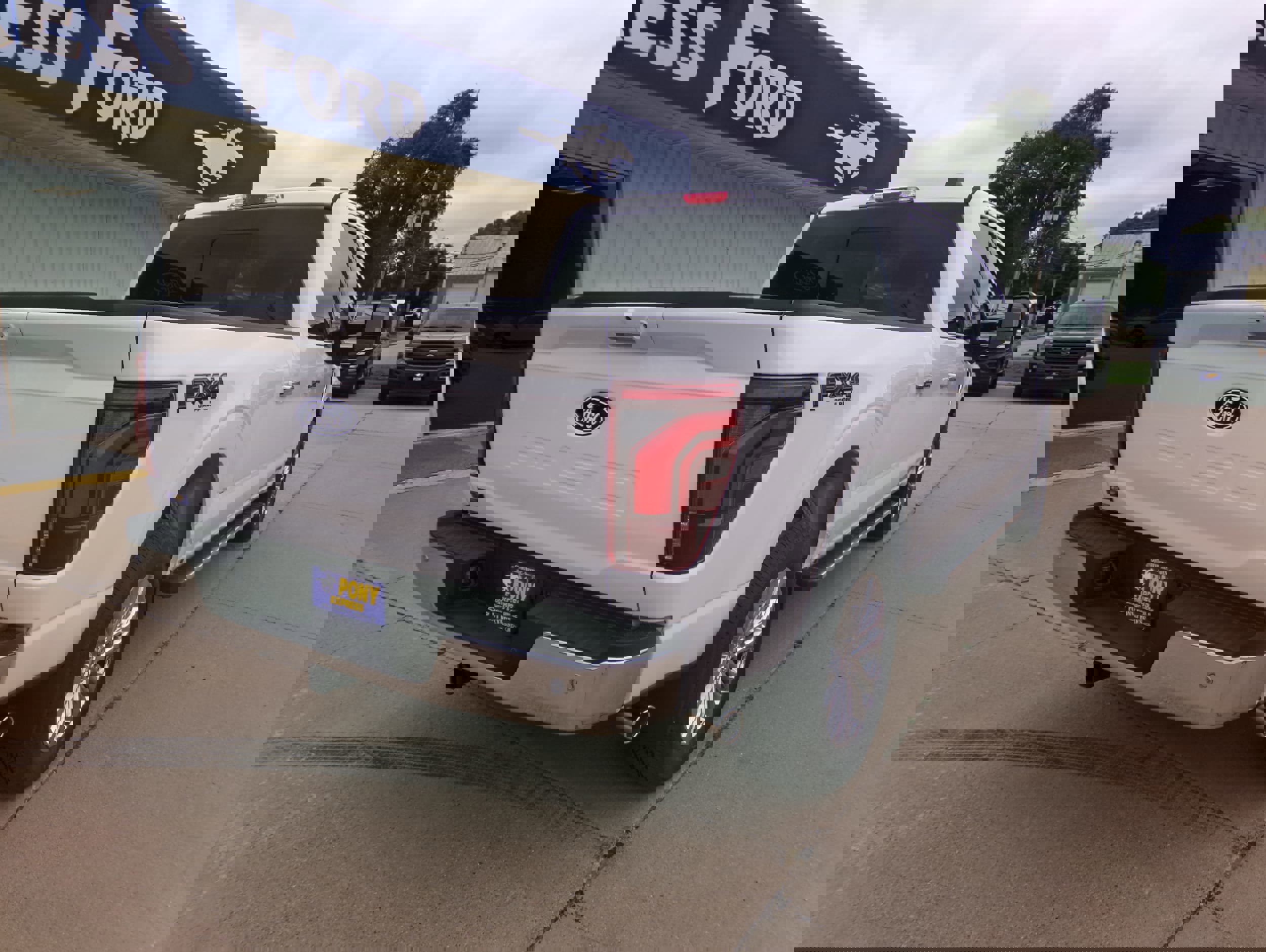 New 2025 Ford F150 Lariat w/ Equipment Group 501A Mid image 25