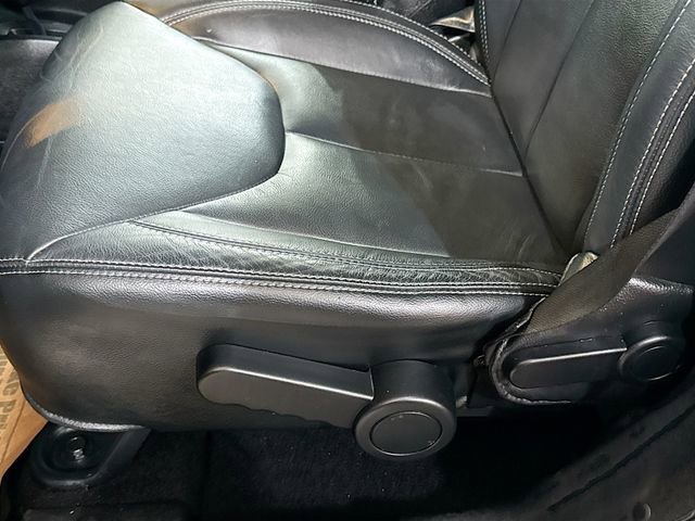 Used 2017 Jeep Wrangler Unlimited Rubicon w/ Connectivity Group image 18