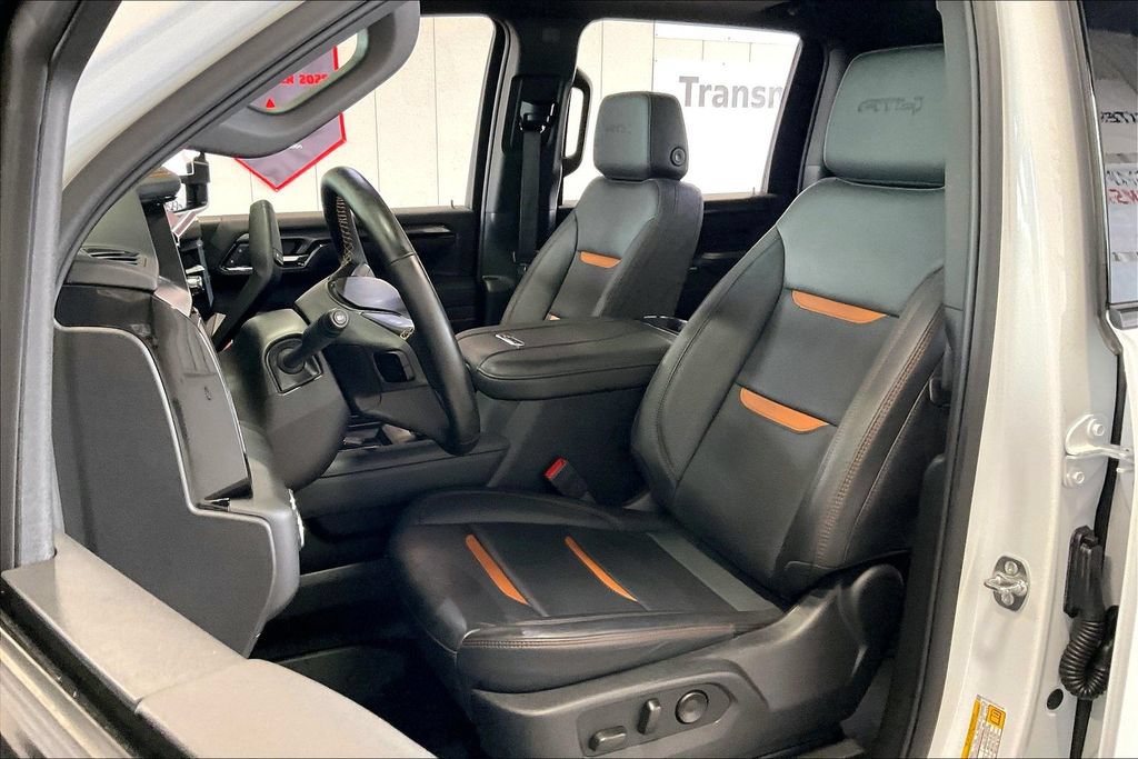 Used 2026 GMC Sierra 2500 AT4 w/ Technology Package AWD/4WD image 3