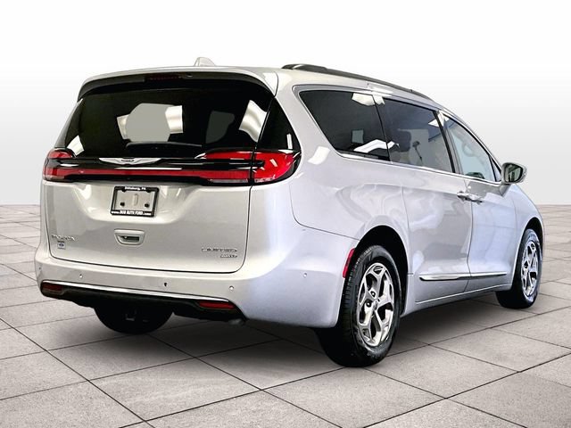 Used 2022 Chrysler Pacifica Limited AWD/4WD image 11