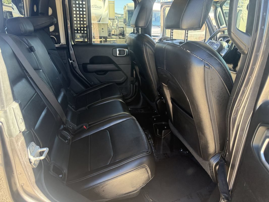 Used 2020 Jeep Gladiator Overland AWD/4WD image 25