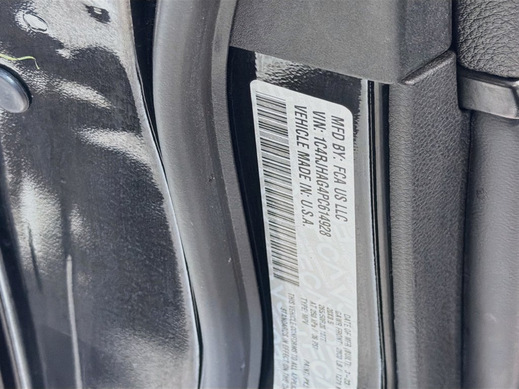 Used 2023 Jeep Grand Cherokee Altitude AWD/4WD image 32