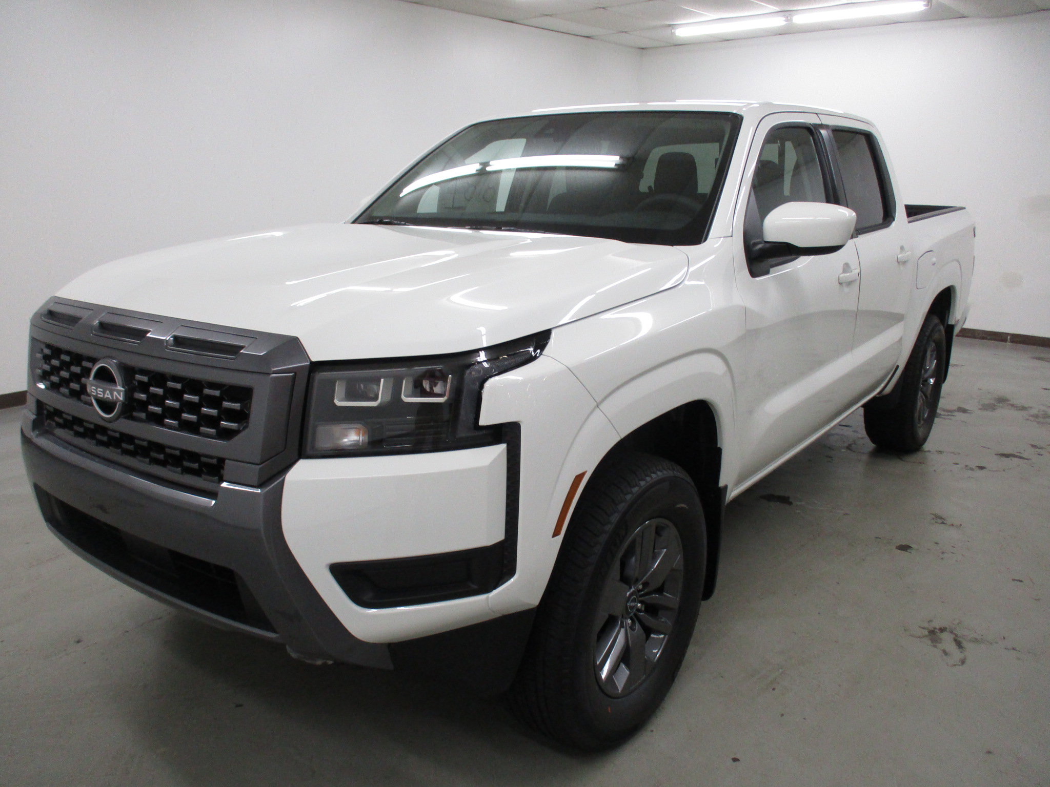 New 2026 Nissan Frontier SV w/ SV Convenience Package AWD/4WD image 1