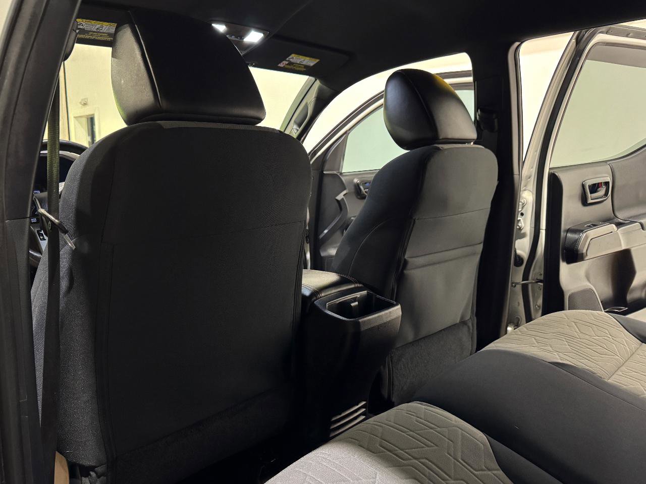 Used 2021 Toyota Tacoma TRD Off-Road w/ Technology Package AWD/4WD image 17