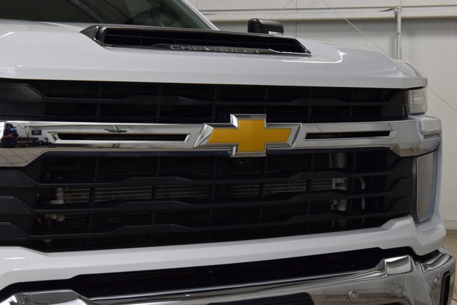 Used 2025 Chevrolet Silverado 3500 LT w/ All Star Edition image 9