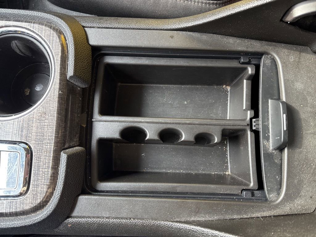 Used 2015 GMC Acadia SLT image 40