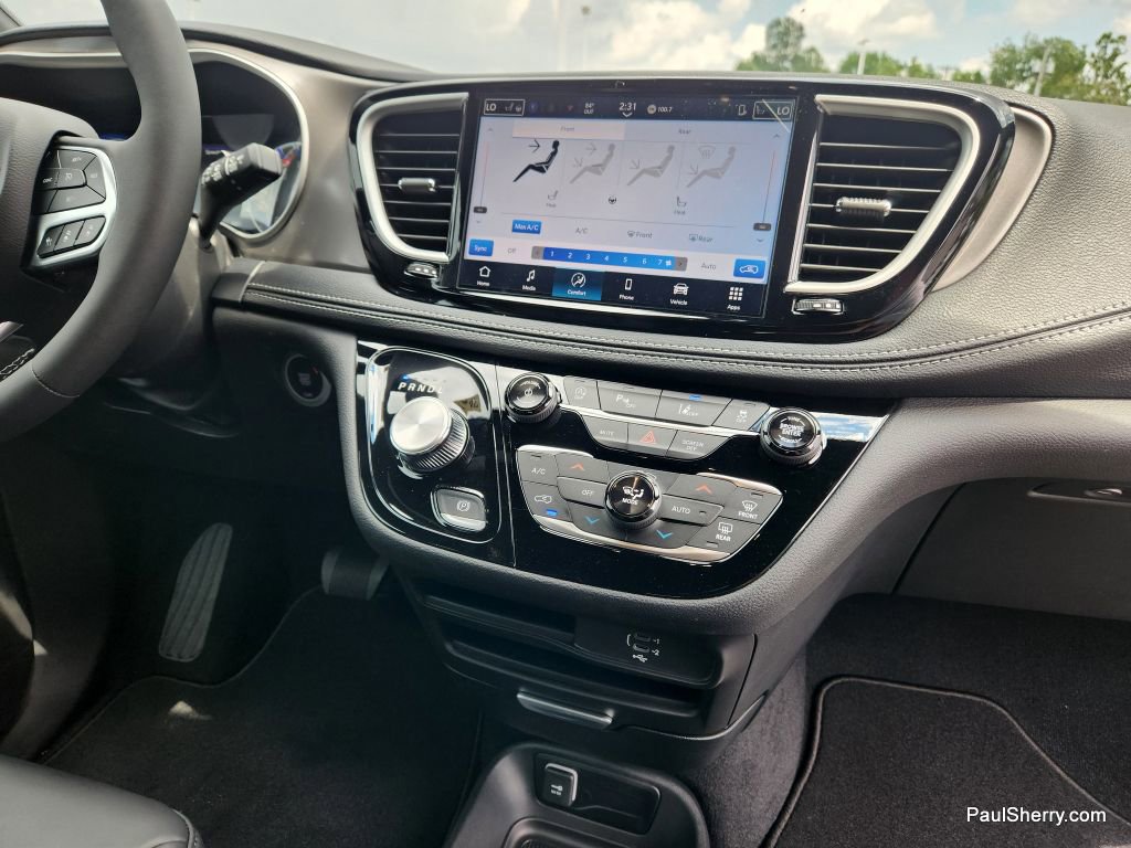 New 2026 Chrysler Pacifica Select image 30