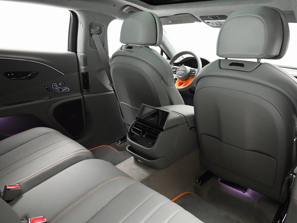 Used 2025 Bentley Flying Spur Plug-In Hybrid AWD/4WD image 8